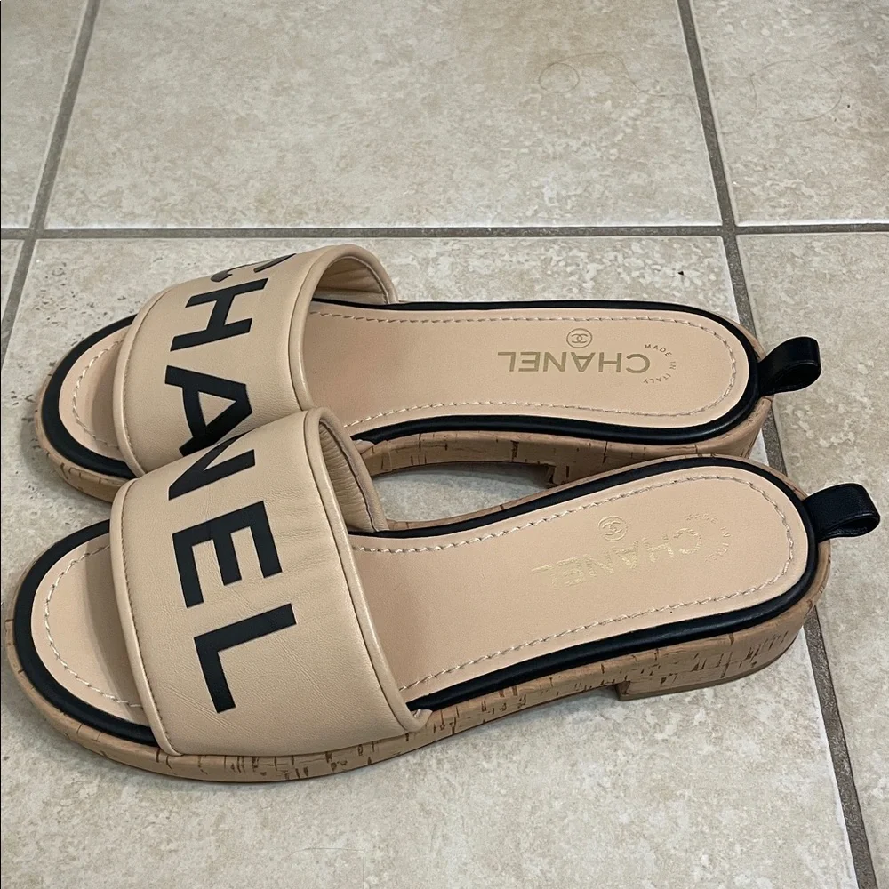 CHANEL Beige Leather Logo Cork Slide Sandals - Picture 3 of 5
